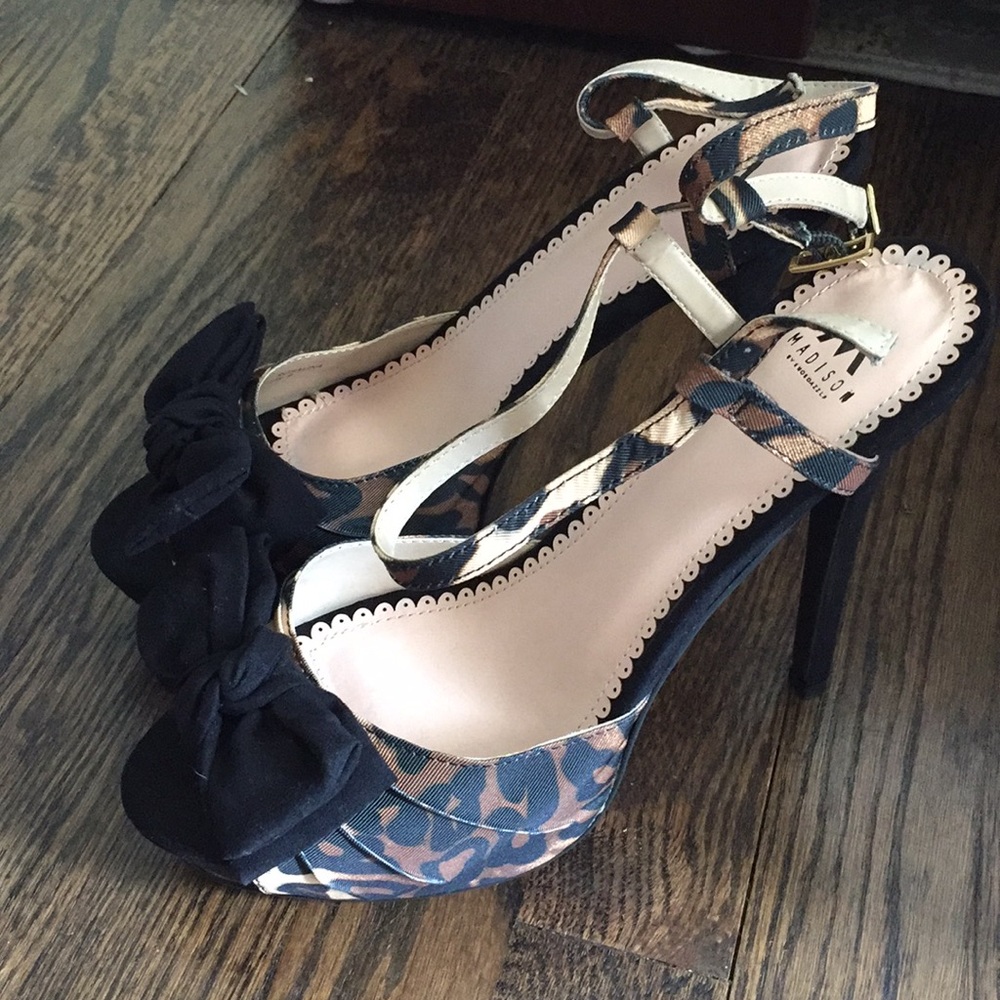 Cheetah bow heels
